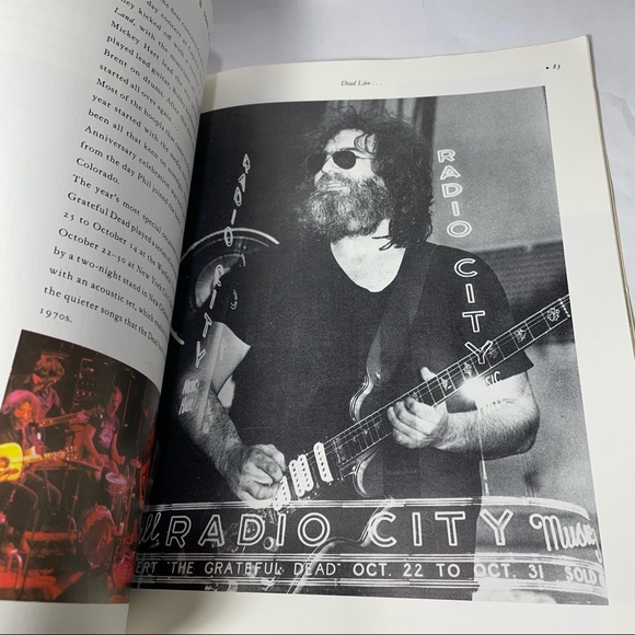 The GRATEFUL DEAD 1965-1990 Book Built to last 25 years of Fantail - Picture 7 of 11